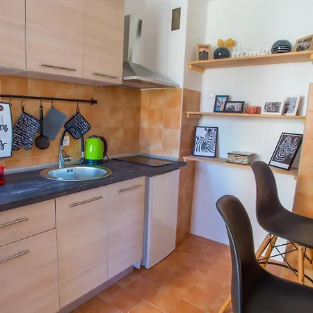 Apartment Zebra *